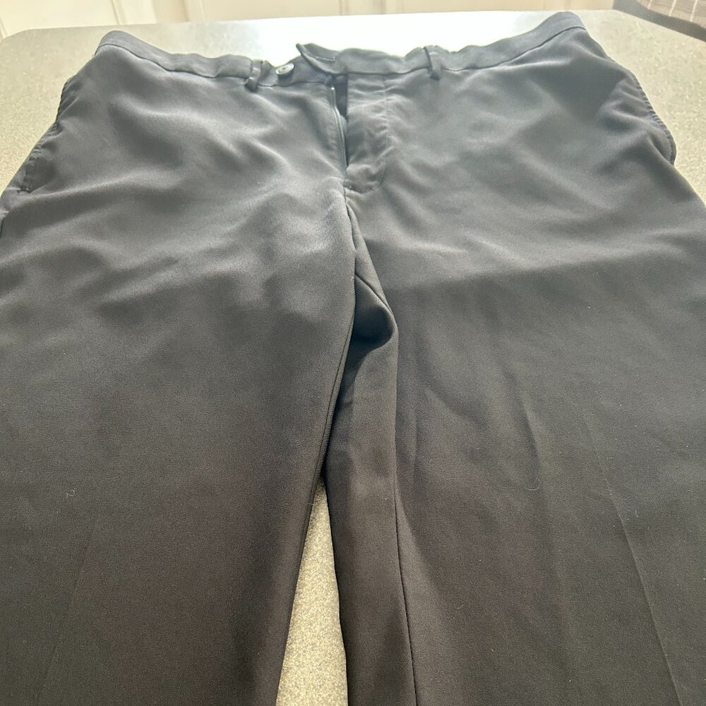 Haggar Classic Fit Dress Pants - Black - Size 38/32